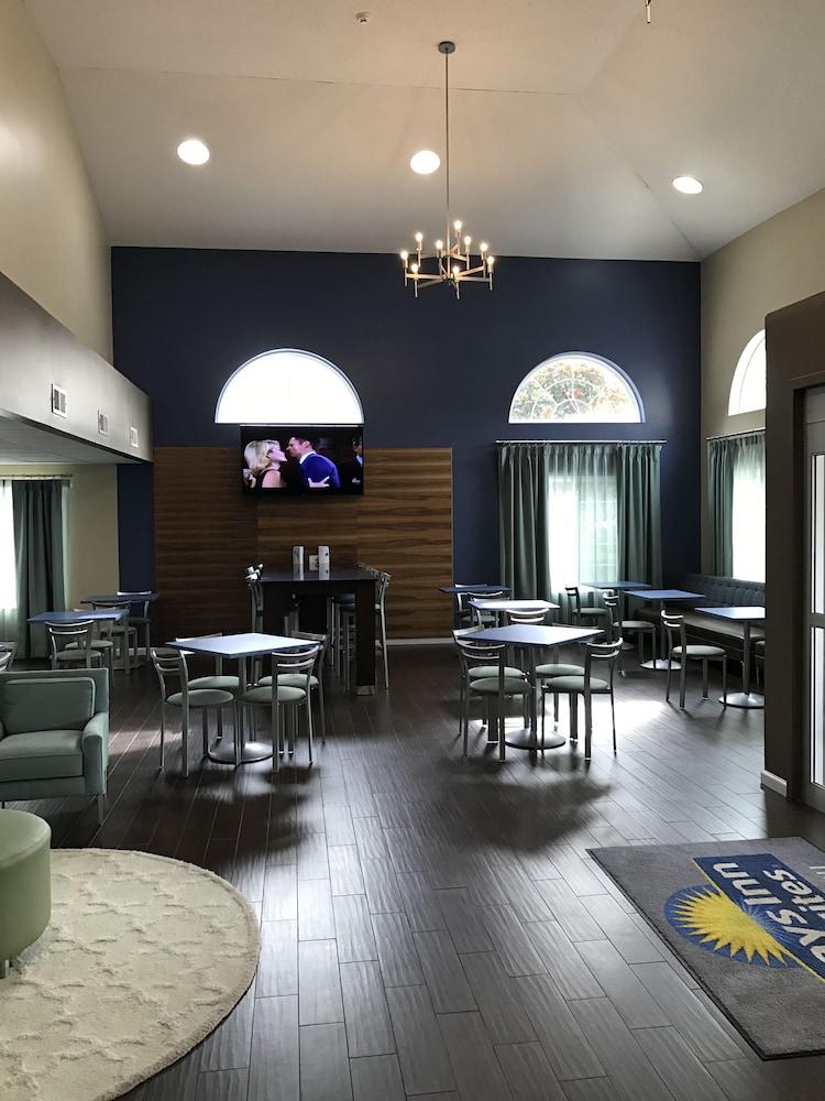 Days Inn & Suites By Wyndham Cherry Hill - Philadelphia Exterior photo