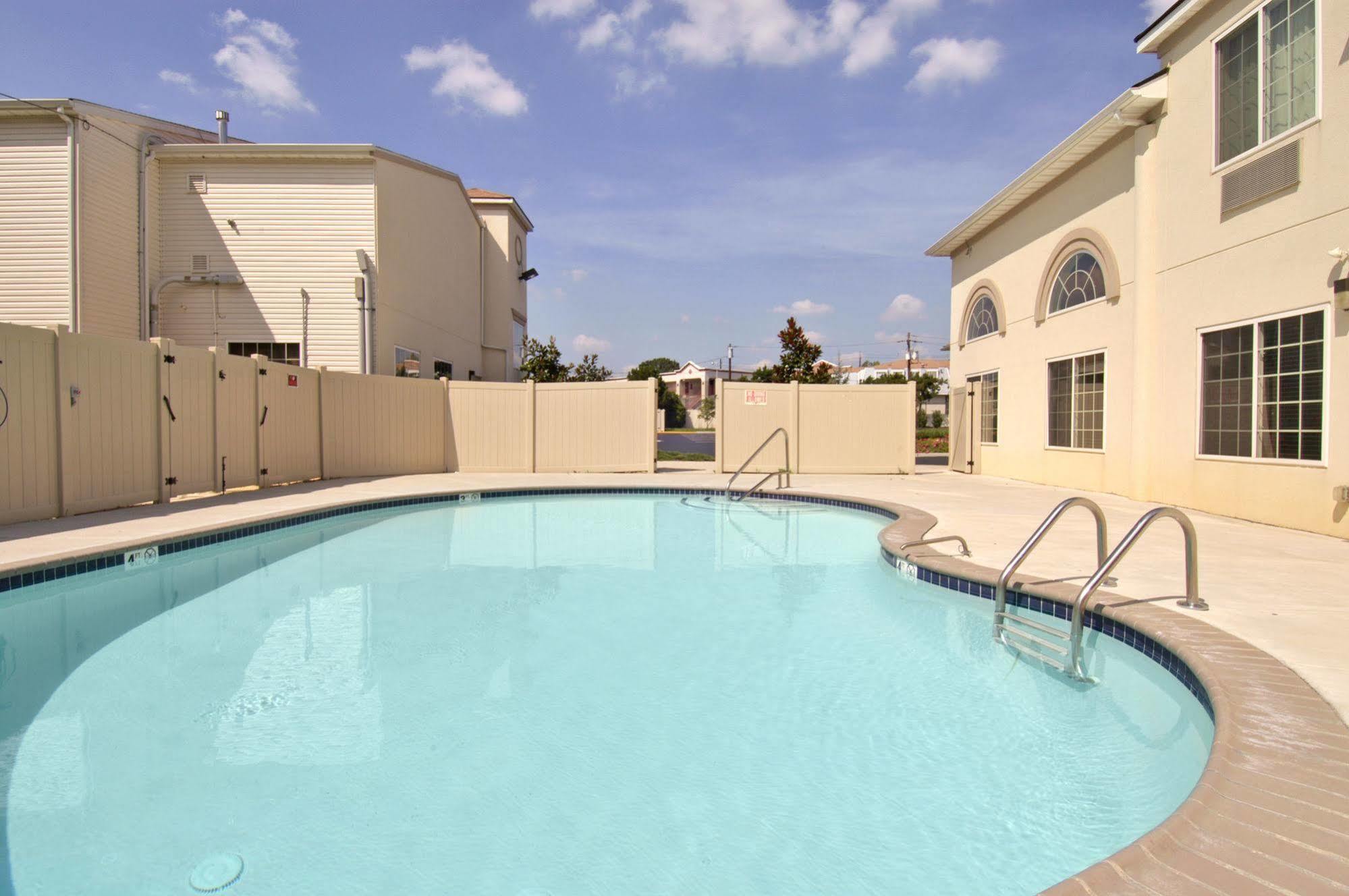 Days Inn & Suites By Wyndham Cherry Hill - Philadelphia Facilities photo